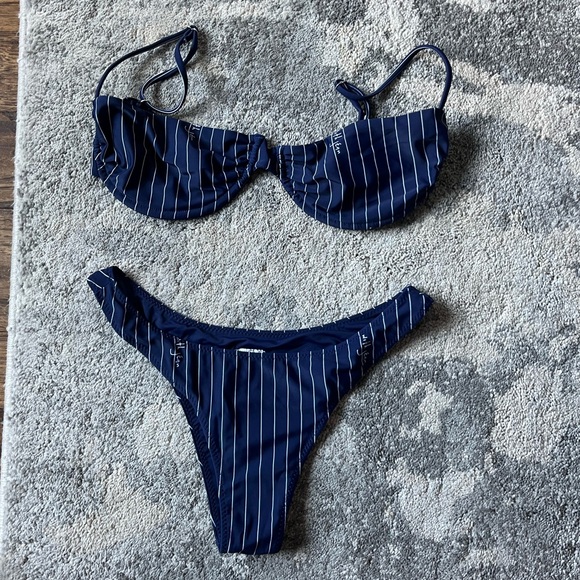 With Jean Buttercup bikini set - Picture 1 of 2